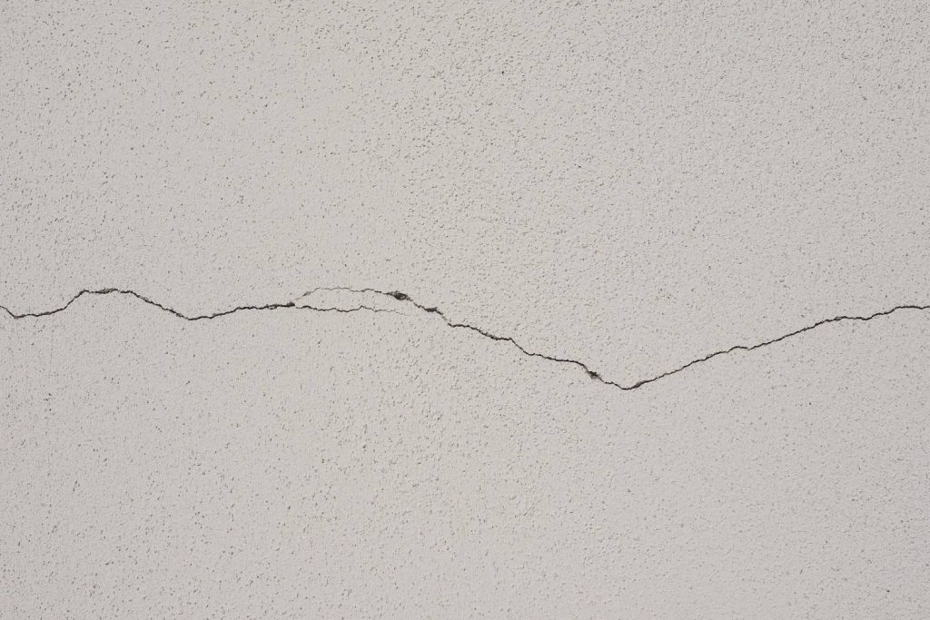 what are the different types of plaster wall cracks 1
