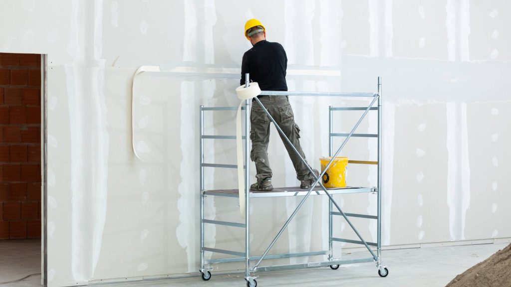what should you know about plaster walls decorative moulding